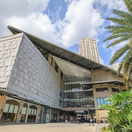 Holiday Inn & Suites Makati By Ihg Makati City Exterior foto Rockwell Center